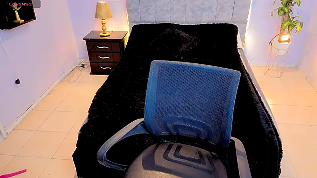 Lana stone  online show from November 9, 3:27 am