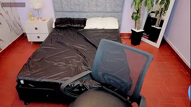 Lana stone  online show from March 21, 3:22 am