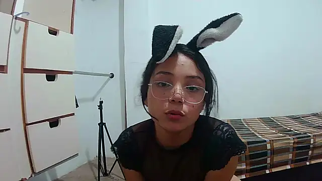 linzeysmith4 online show from March 15, 6:58 am