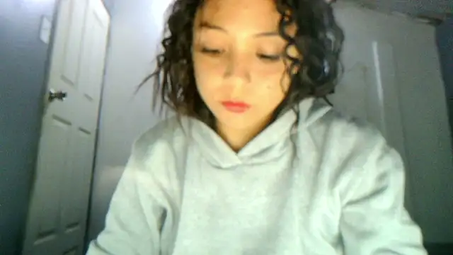 linzeysmith4 online show from March 21, 7:24 am