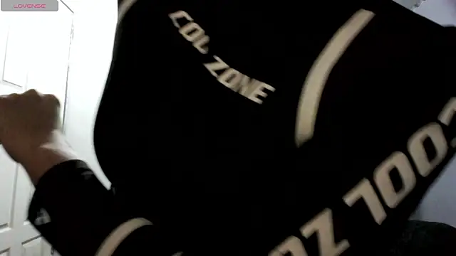 linzeysmith4 online show from April 13, 2:28 am