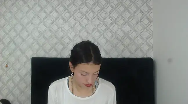 Snapshot of Emma-Wilson chatting on February 25, 9:35 pm Emma-Wilson online show from February 25, 9:35 pm