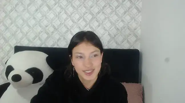 Snapshot of Emma-Wilson chatting on February 28, 5:04 am Emma-Wilson online show from February 28, 5:04 am