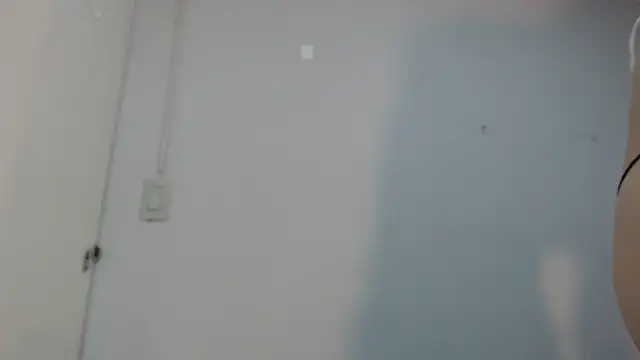 Snapshot of Emma-Wilson chatting on March 22, 12:06 am Emma-Wilson online show from March 22, 12:06 am