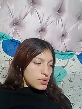 Snapshot of Emma-Wilson chatting on December 19, 10:39 pm Emma-Wilson online show from December 19, 10:39 pm