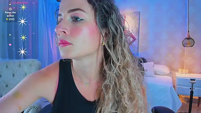 Shantall   online show from November 7, 11:10 am