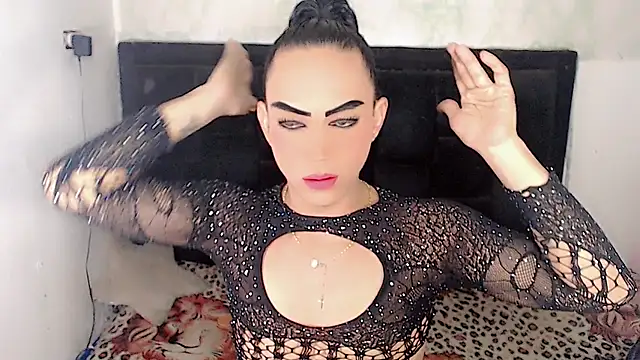 Michell Queen online show from April 22, 9:05 pm