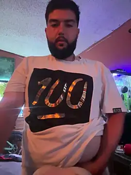 bigdickgio6923 online show from April 16, 2:12 am