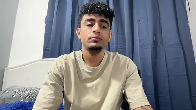 dominic brandd23 online show from October 23, 5:18 am