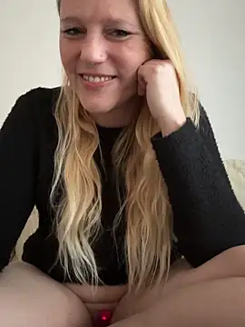 Snapshot of MoniqueLaFee chatting on January 24, 7:51 am MoniqueLaFee online show from January 24, 7:51 am