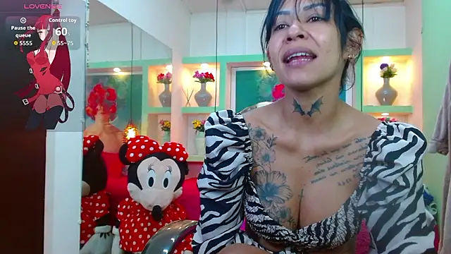 lorenapinto online show from March 18, 1:53 am