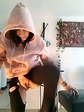 Snapshot of freyamoret chatting on March 1, 8:45 am freyamoret online show from March 1, 8:45 am