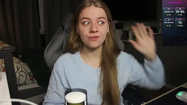 candy maggie online show from December 9, 4:15 pm