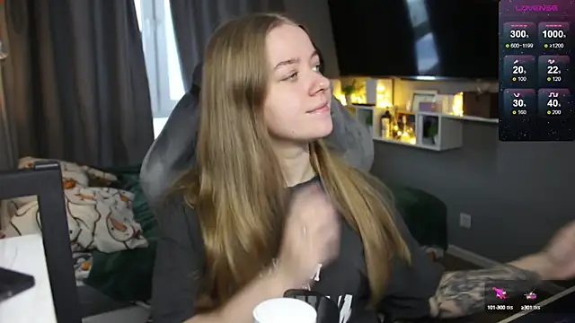 candy maggie online show from December 16, 10:18 am