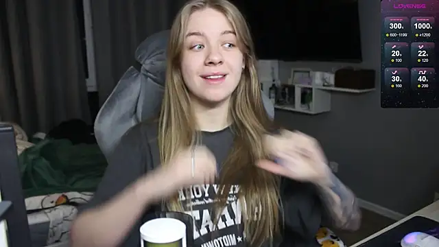 candy maggie online show from December 18, 3:11 pm