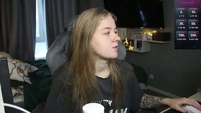 candy maggie online show from December 19, 9:51 am