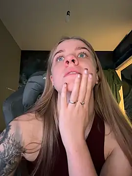 candy maggie online show from January 10, 1:02 pm