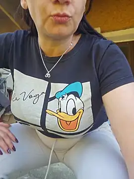 Snapshot of KristenVega chatting on April 26, 11:41 am KristenVega online show from April 26, 11:41 am
