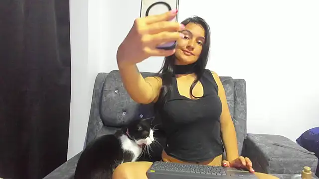 Snapshot of Mayte_sexy chatting on October 6, 11:57 pm Mayte sexy online show from October 6, 11:57 pm