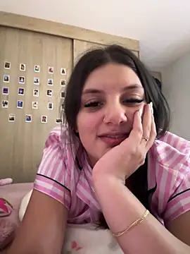 EmilyS   online show from March 19, 6:46 am