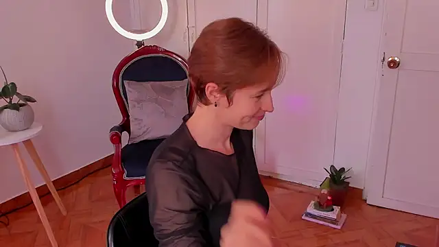 Snapshot of cuddlingbunny chatting on December 12, 4:53 pm cuddlingbunny online show from December 12, 4:53 pm