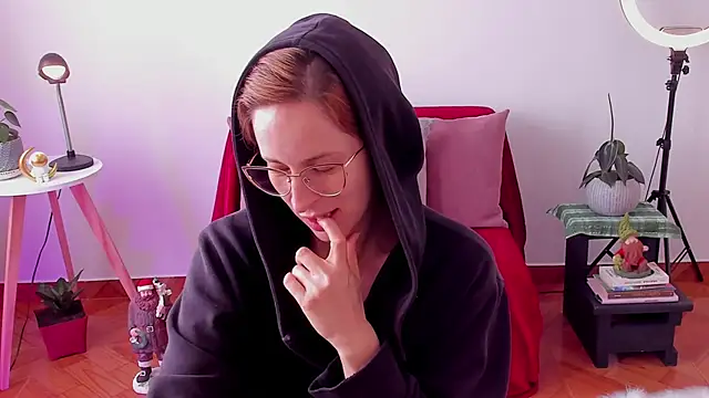 Snapshot of cuddlingbunny chatting on December 24, 3:26 pm cuddlingbunny online show from December 24, 3:26 pm