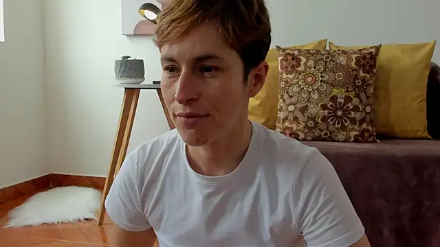 Snapshot of cuddlingbunny chatting on February 18, 6:04 pm cuddlingbunny online show from February 18, 6:04 pm