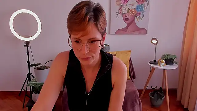 Snapshot of cuddlingbunny chatting on February 28, 9:23 pm cuddlingbunny online show from February 28, 9:23 pm