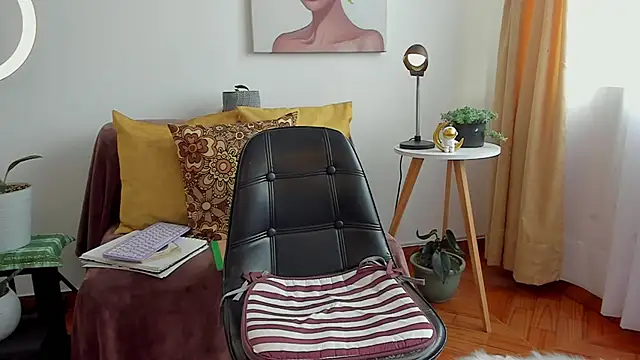 Snapshot of cuddlingbunny chatting on March 2, 2:54 pm cuddlingbunny online show from March 2, 2:54 pm