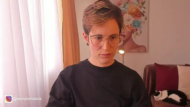 Snapshot of cuddlingbunny chatting on March 10, 10:55 pm cuddlingbunny online show from March 10, 10:55 pm