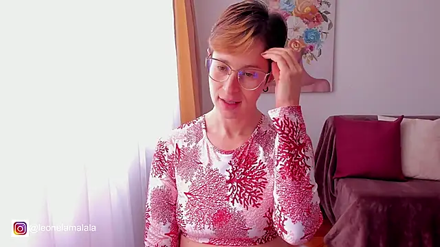 Snapshot of cuddlingbunny chatting on March 11, 3:45 pm cuddlingbunny online show from March 11, 3:45 pm