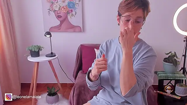 Snapshot of cuddlingbunny chatting on March 17, 6:53 pm cuddlingbunny online show from March 17, 6:53 pm