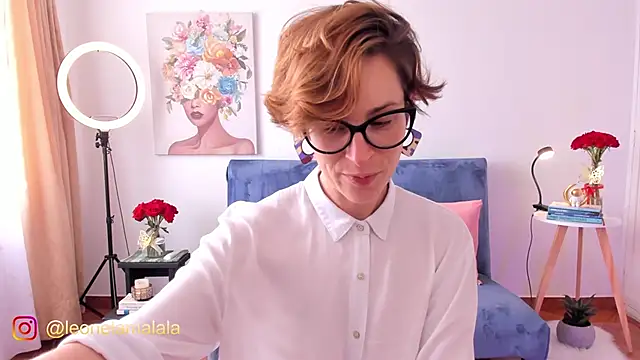 Snapshot of cuddlingbunny chatting on October 5, 3:54 pm cuddlingbunny online show from October 5, 3:54 pm