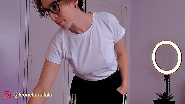 Snapshot of cuddlingbunny chatting on November 3, 2:18 pm cuddlingbunny online show from November 3, 2:18 pm