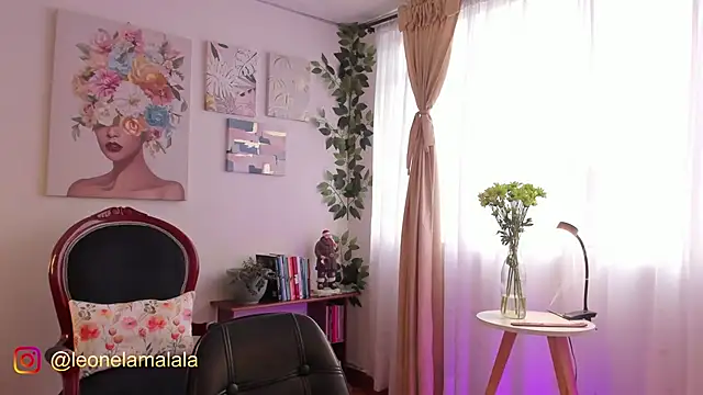 Snapshot of cuddlingbunny chatting on November 12, 9:47 pm cuddlingbunny online show from November 12, 9:47 pm