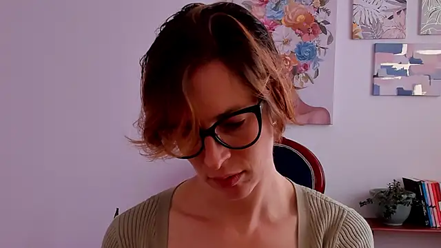 Snapshot of cuddlingbunny chatting on December 5, 5:20 pm cuddlingbunny online show from December 5, 5:20 pm