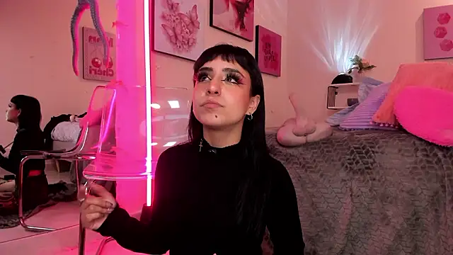 MaveParks  online show from February 12, 12:11 pm