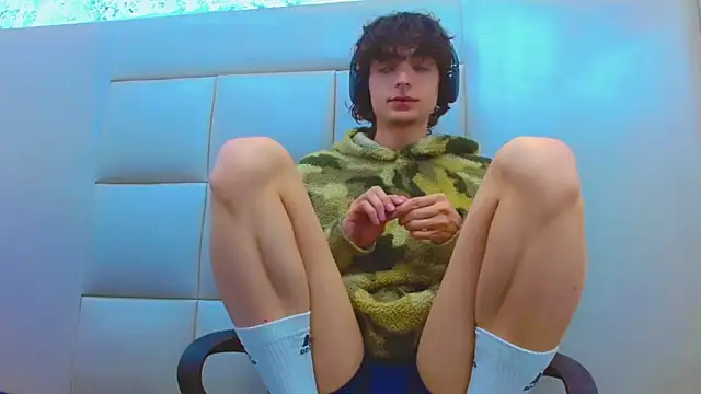 Snapshot of Sr_BonnyEthan chatting on February 24, 12:58 pm Sr BonnyEthan online show from February 24, 12:58 pm