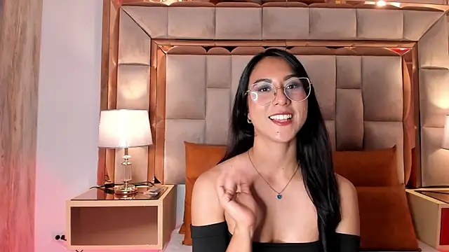 DaraBeckett online show from February 7, 6:24 pm