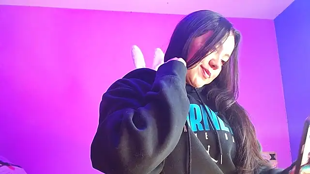 Isa-Jones online show from October 14, 3:40 am