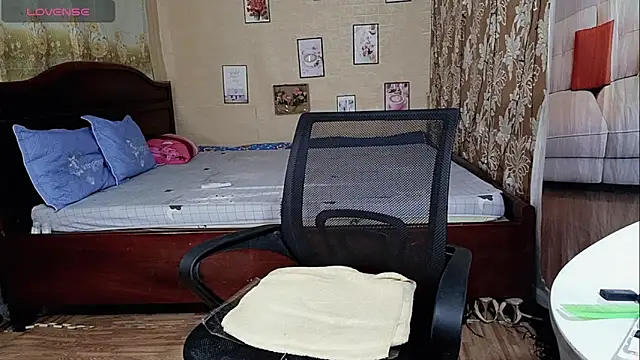 Snapshot of Lanian_99 chatting on October 22, 10:59 am Lanian 99 online show from October 22, 10:59 am