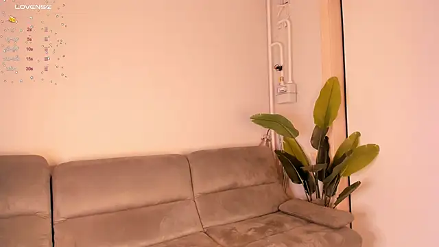 Snapshot of helen_ramsay chatting on December 19, 3:08 pm helen ramsay online show from December 19, 3:08 pm