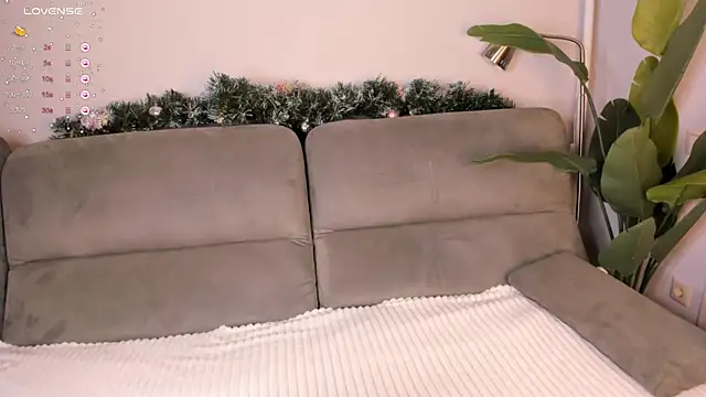 Snapshot of helen_ramsay chatting on January 10, 3:03 pm helen ramsay online show from January 10, 3:03 pm