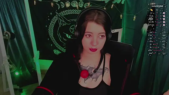 Snapshot of Sam_Mystery chatting on December 26, 7:49 pm Sam Mystery online show from December 26, 7:49 pm