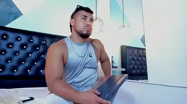 Snapshot of BrianMalonee chatting on January 29, 4:41 pm BrianMalonee online show from January 29, 4:41 pm