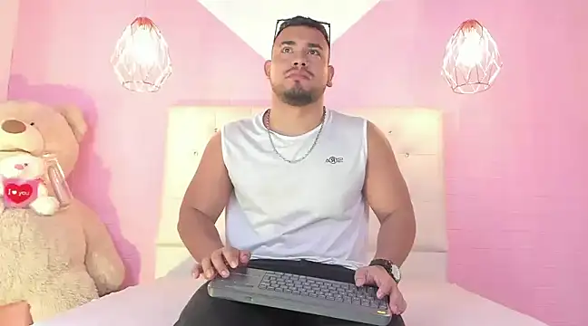 Snapshot of BrianMalonee chatting on March 20, 1:15 pm BrianMalonee online show from March 20, 1:15 pm