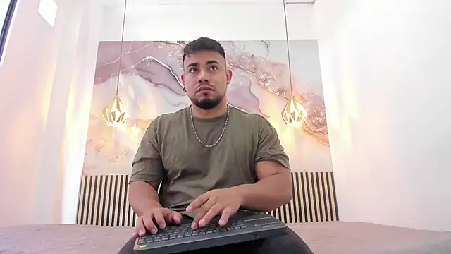 Snapshot of BrianMalonee chatting on September 9, 12:05 pm BrianMalonee online show from September 9, 12:05 pm