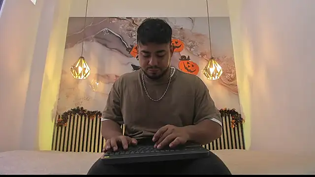 Snapshot of BrianMalonee chatting on October 25, 12:56 pm BrianMalonee online show from October 25, 12:56 pm