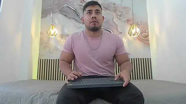 Snapshot of BrianMalonee chatting on November 8, 12:38 pm BrianMalonee online show from November 8, 12:38 pm