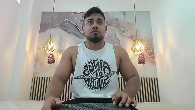 Snapshot of BrianMalonee chatting on December 1, 12:10 pm BrianMalonee online show from December 1, 12:10 pm